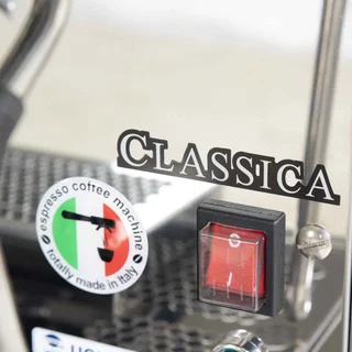 BFC Classica GT — natpis Classica i glavni prekidač