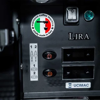 BFC Lira Deep Black RS — kontrolni panel sa LIRA natpisom