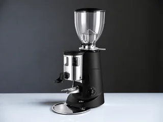 Fiorenzato F6 A — pogled ukoso