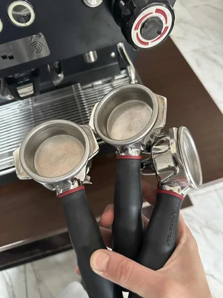 La Marzocco KB90 — portafilteri