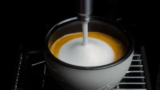 LAF Classic — mlečna pena u šolji
