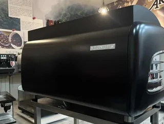 Sanremo Verona RS — bočna i zadnja strana